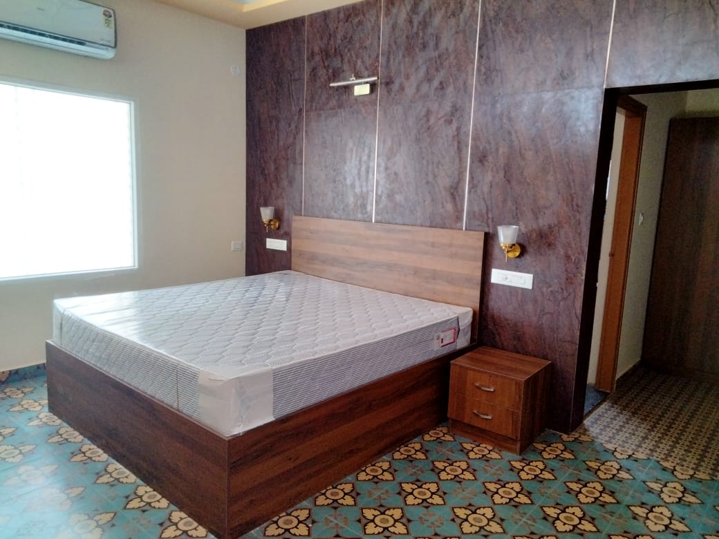 King size Storage cot 3/14